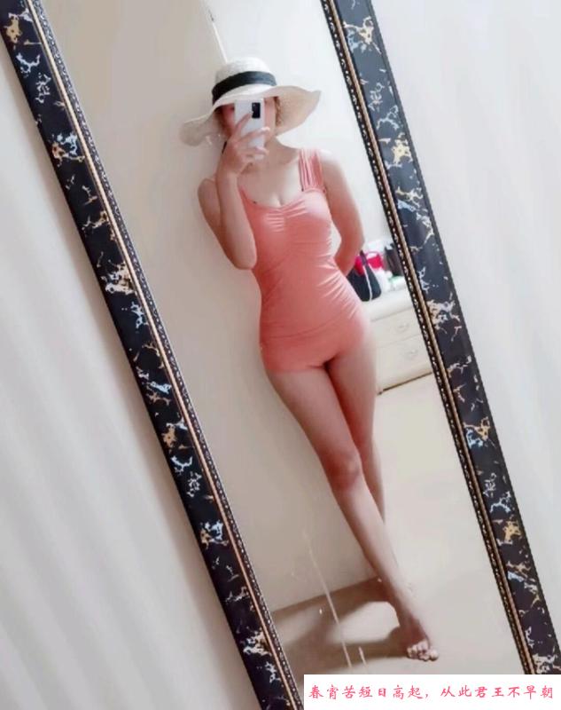 身材苗条风骚妹子 第2张