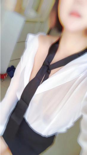 娇小可爱的潇然 第1张
