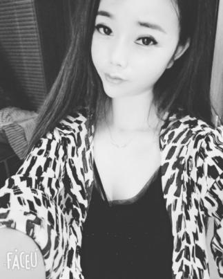 蜀山区东北长发美女果儿 第2张