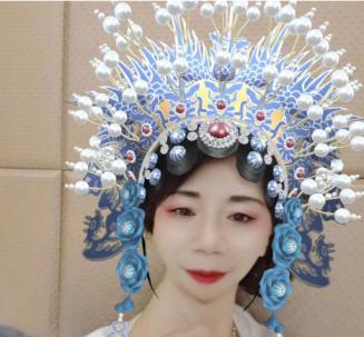 民宿女老板 第1张