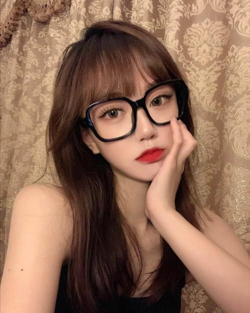 清纯小迷妹在线兼职逼紧水多 第1张