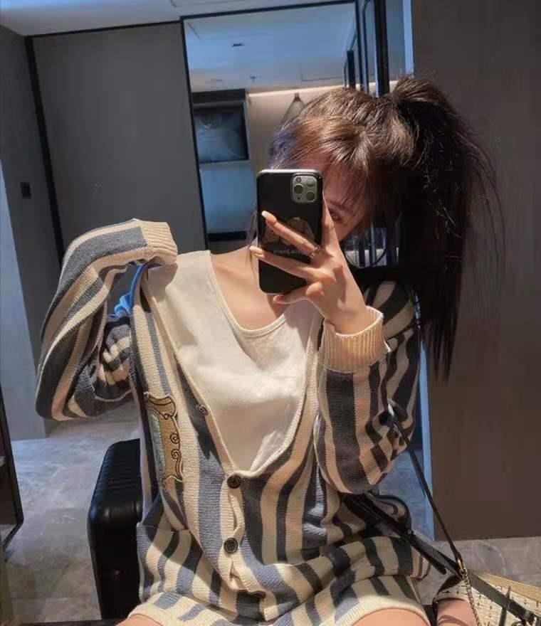 美女很棒就是年纪有点小 第2张