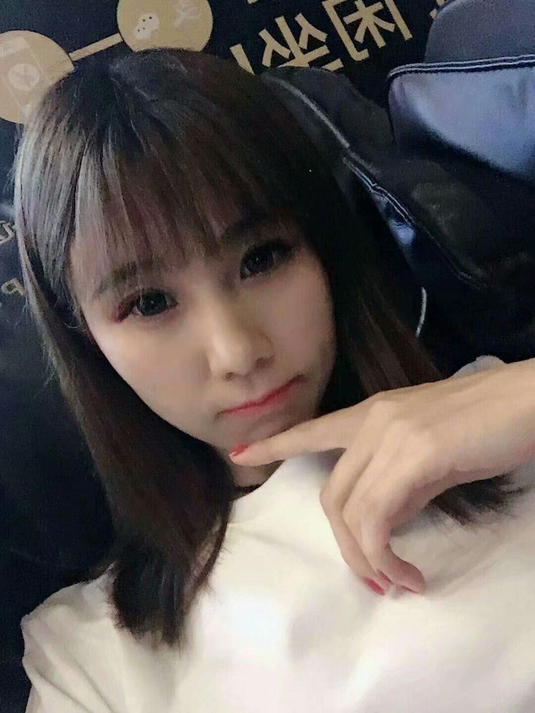 重庆红旗河沟高颜值妹子 第1张