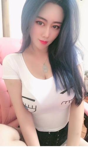 长腿大胸！强烈推荐制服诱惑 第2张