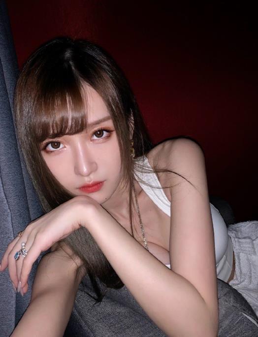 杭州170.34D刚入行的兼职女，年轻风骚胸器逼人，鲜嫩BB特紧致 第1张