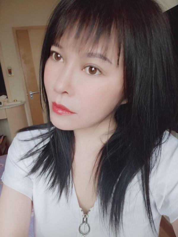 大胸丝袜高跟少妇 第1张