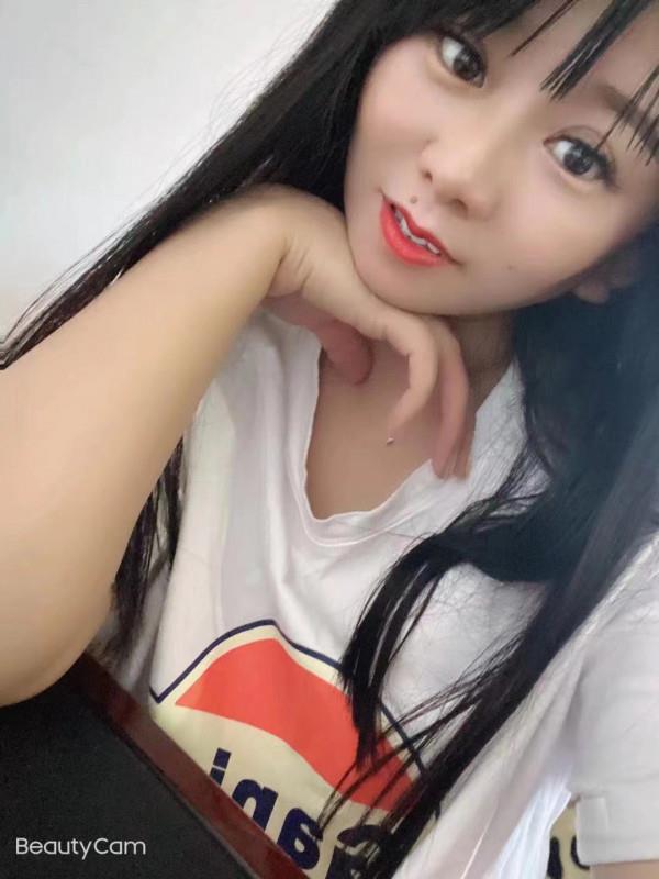 山东路年轻妹子 第1张