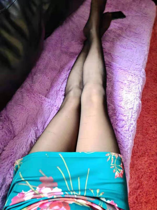 长腿熟女 第3张