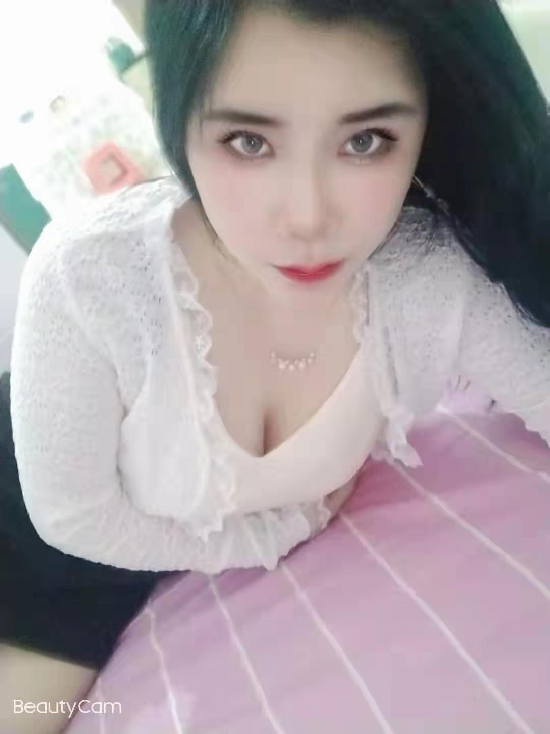 肤白貌美胸大人瘦 第1张