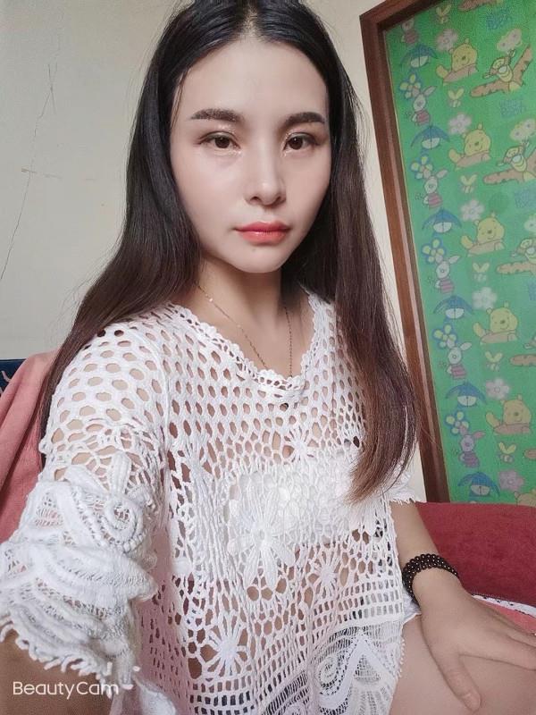 汉口站附近小姐姐 第1张