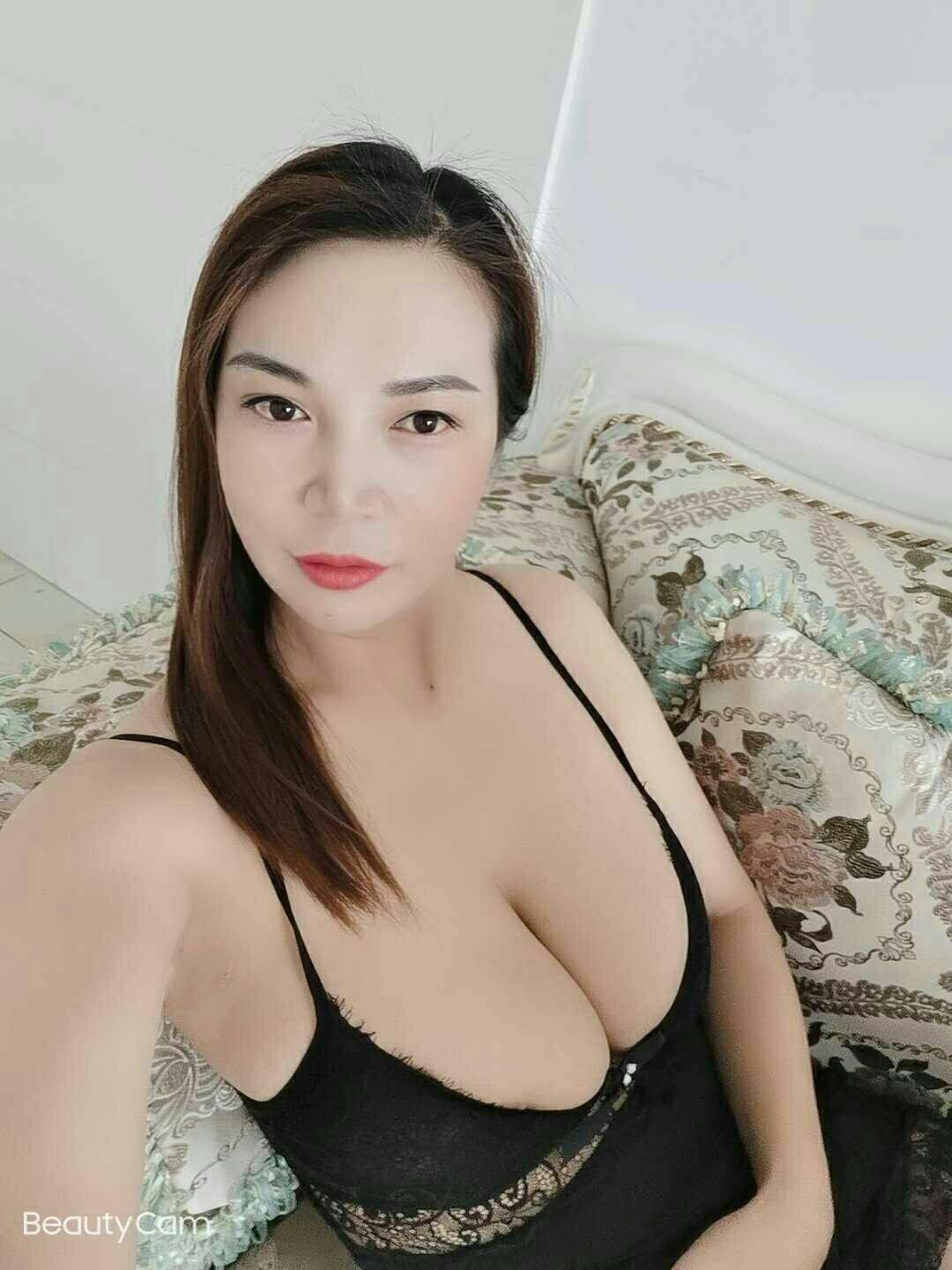 海珠区奶子很大的服务少妇，整体不错，挺骚的 第1张