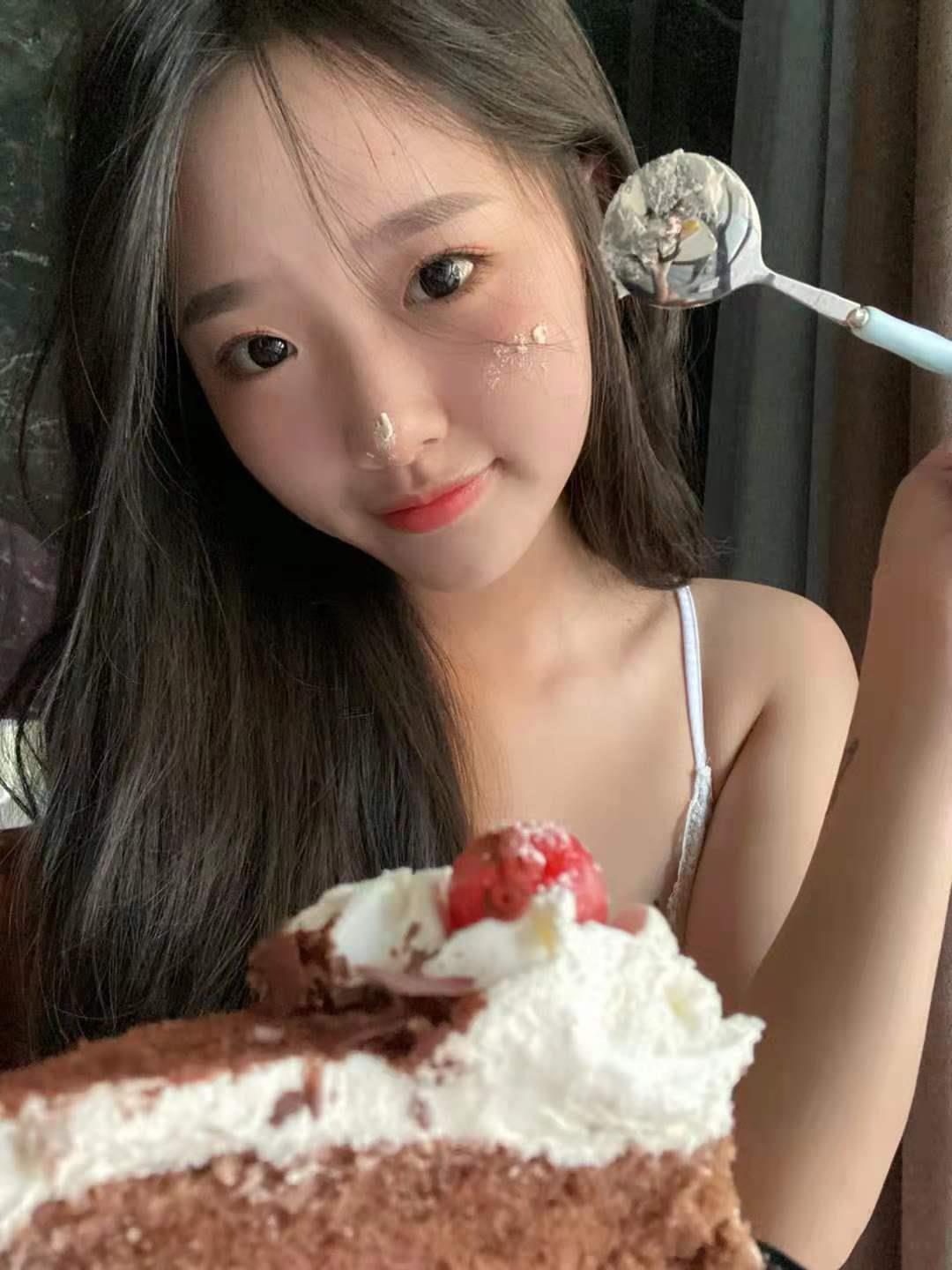 高挑腰细胸大屁股翘，逼紧水多嫩骚年龄小 第3张