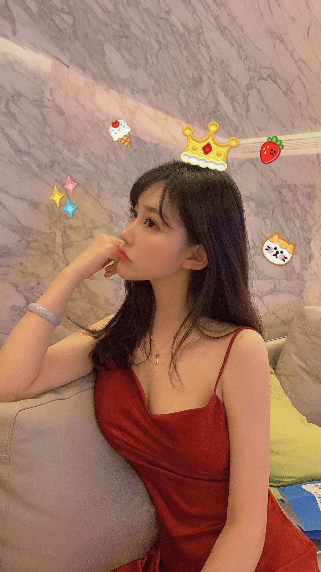 斥巨资大手笔验证会舔脚的邻家宝藏女孩 第1张