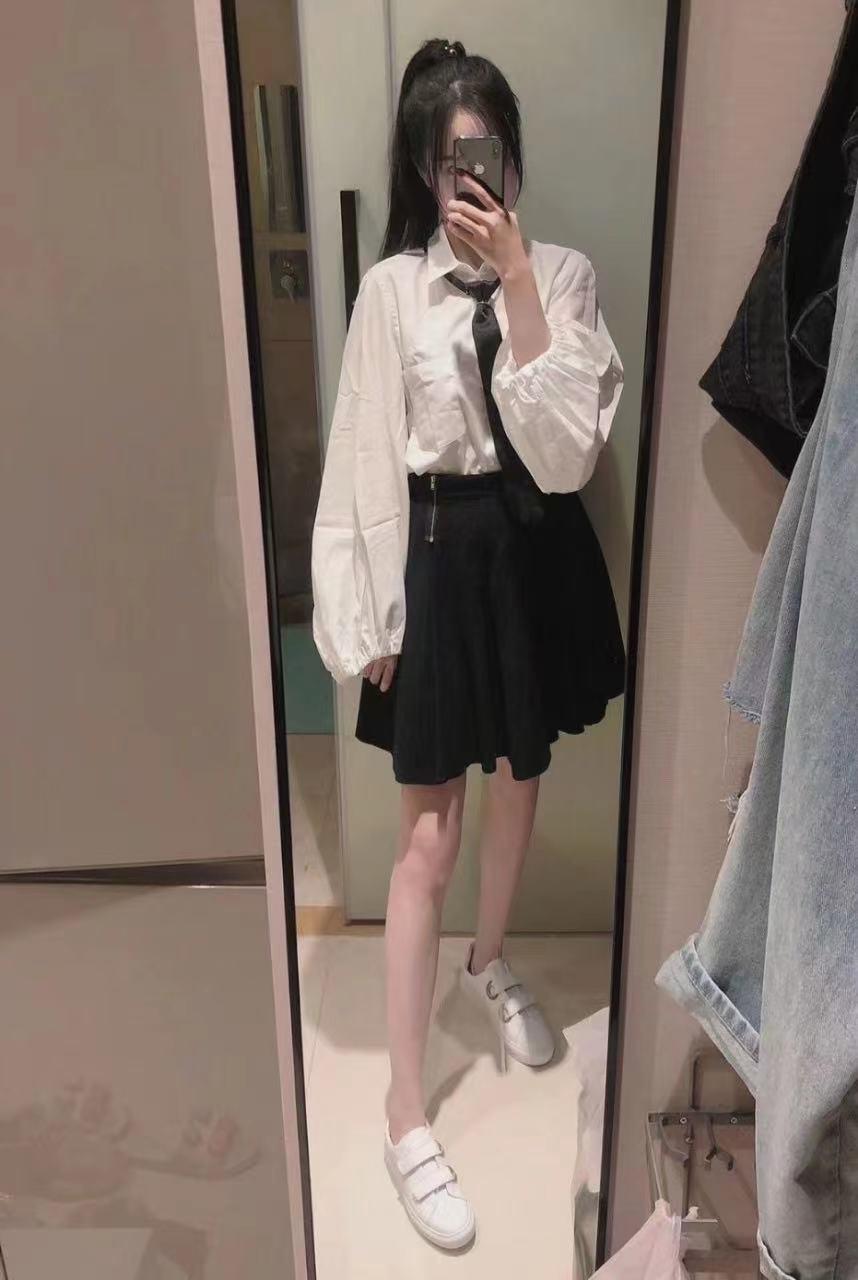 安华里娇小嫩妹柚子,老牛吃嫩草挺有感觉 第3张