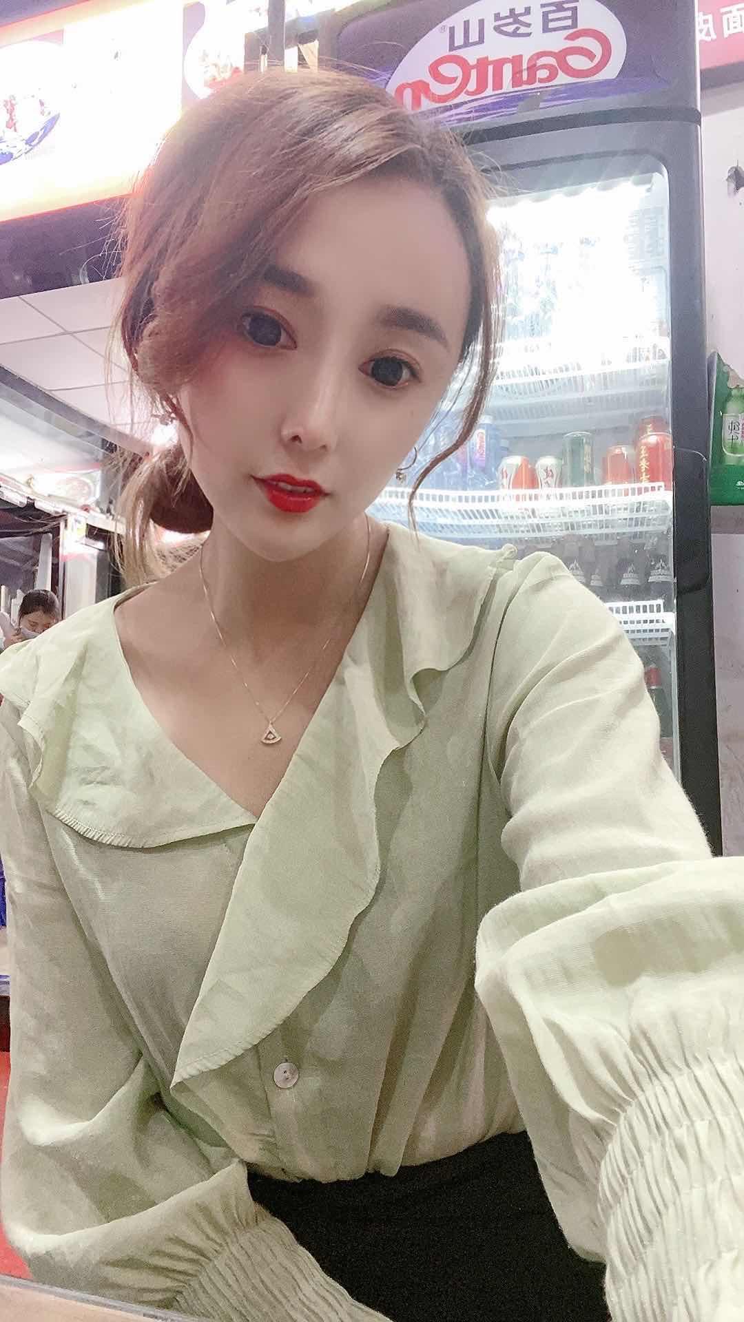 迪丽热巴那种感觉的妹子 第2张
